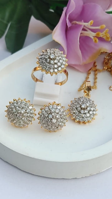 Locket set in Diamond Cut & Zircons | 22K Gold Polish| MK-854