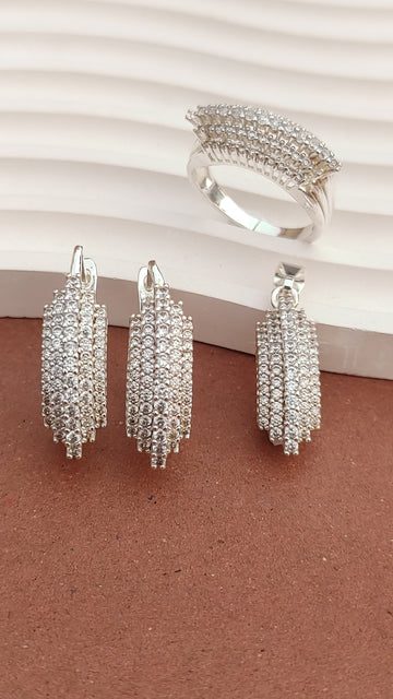 Locket set in Diamond Cut & Zircons | 925 sterling silver| MK-952