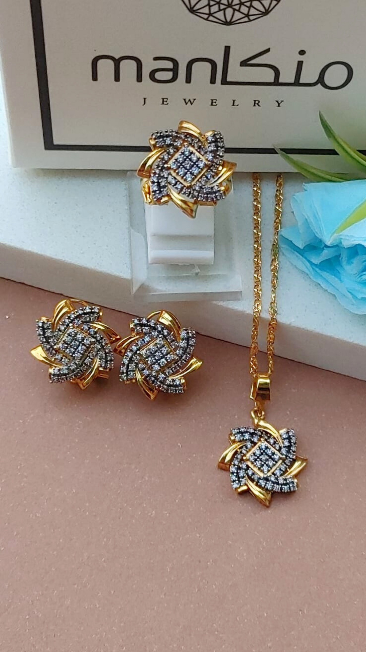 ⭐Top Seller | 💎Diamond Cut Zircon Locket Set | 22K Gold Polish | MK-102