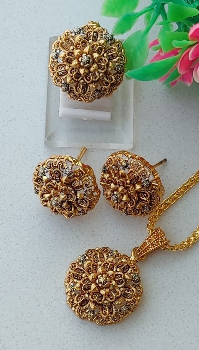 ⭐Top Seller | Real Gold Look - 22k Gold plated 3D Locket set | RP-643