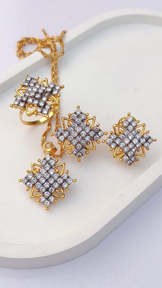 Locket set in Diamond Cut & Zircons | 22K Gold Polish| MK-852