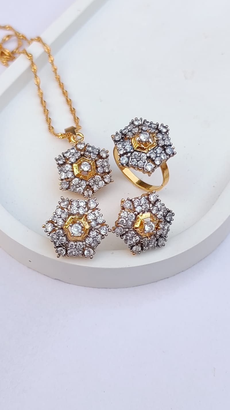 Locket set in Diamond Cut & Zircons | 22K Gold Polish| MK-853