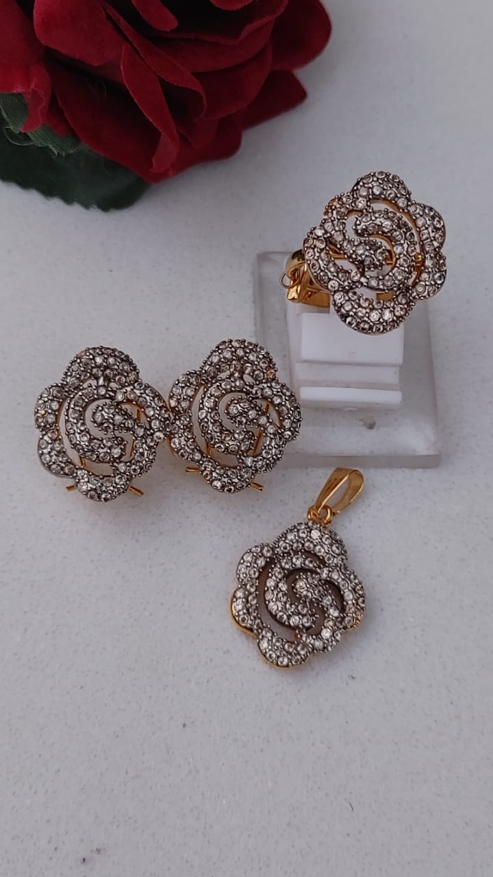 ⚡ | 2 Colors | Diamond Cut Zircon Locket Set | 22K Gold Plated | Mk-108