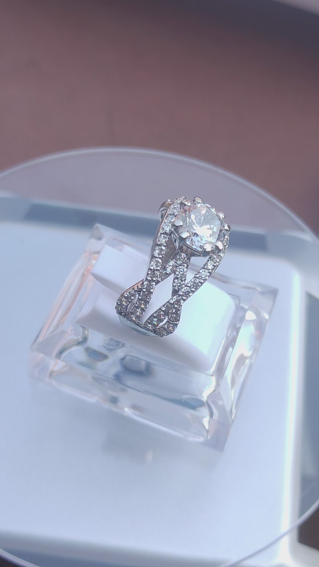 925 SILVER STERLING RING WITH MOISSANITE DIAMOND - s32