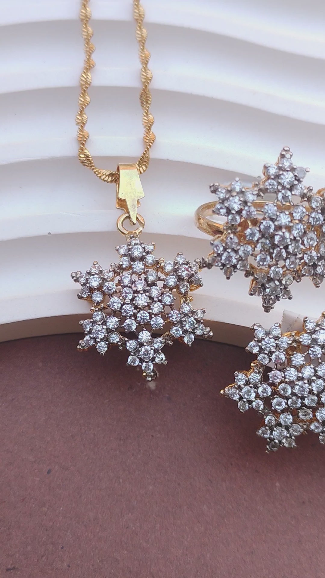 Locket set in Diamond Cut & Zircons | 22K Gold Polish| MK-927