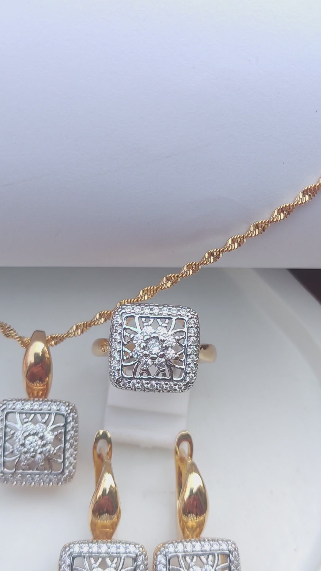💎Diamond Cut Zircon Locket Set | 22K Gold Polish (3Yrs. Warranty) | MK-310