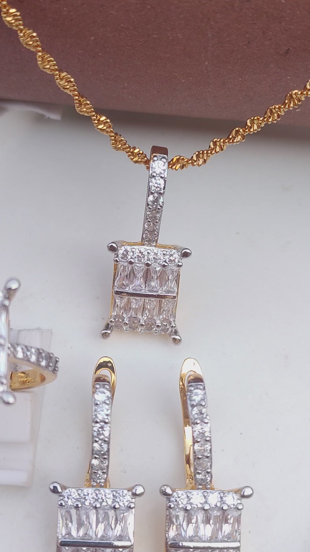 💎Diamond Cut Zircon Locket Set | 22K Gold Polish | MK-719