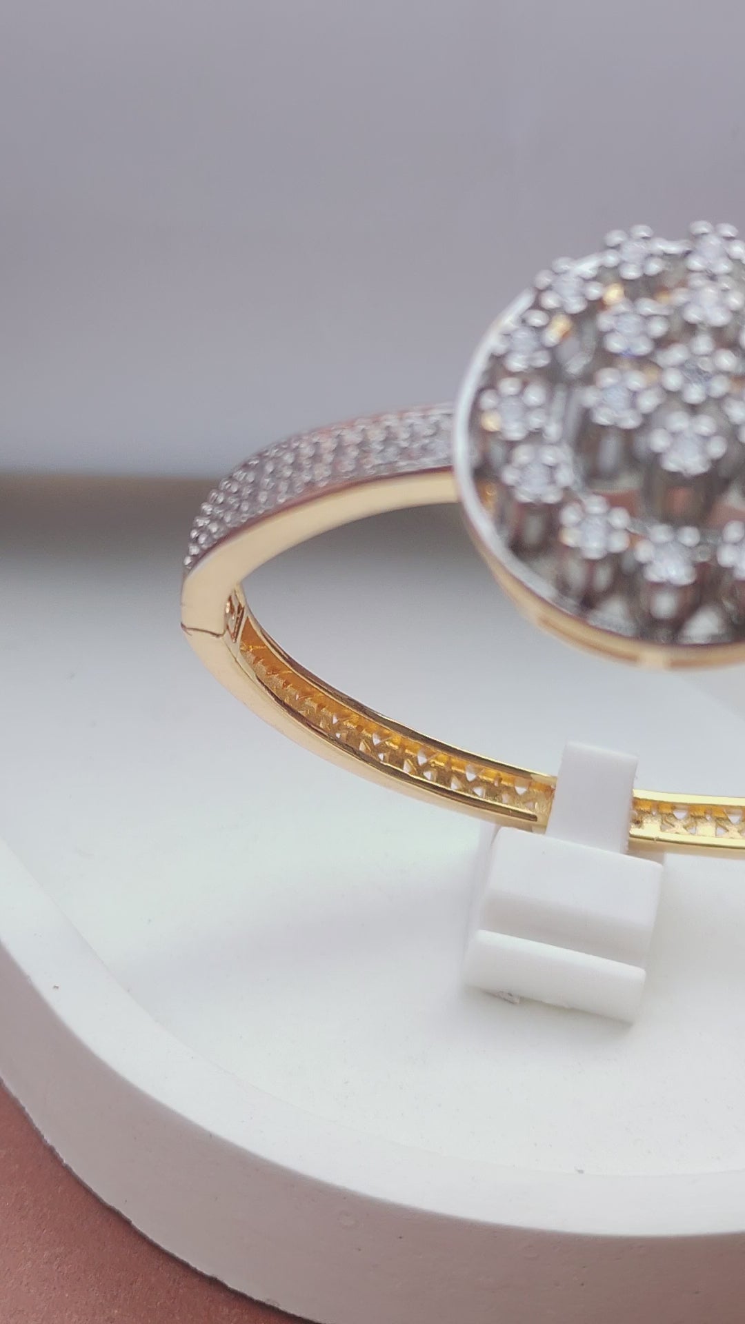Kara -22 k gold plated | Openable | Imported |MB-911
