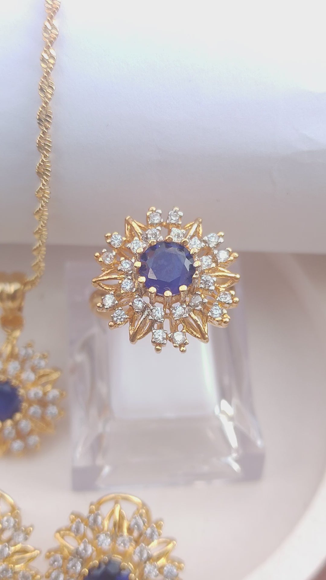 4Colors | Handmade Locket set in Diamond Cut & Zircons | 22K Gold Plated | MK-097