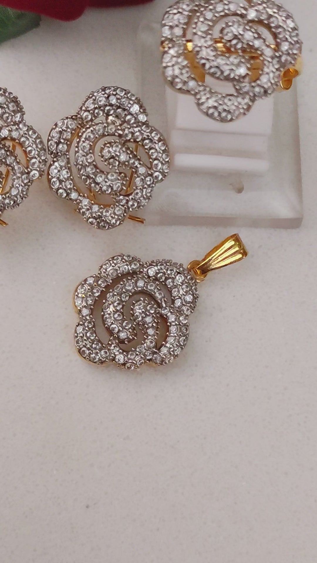 ⚡ | 1 Color| Diamond Cut Zircon Locket Set | 22K Gold Plated | Mk-108
