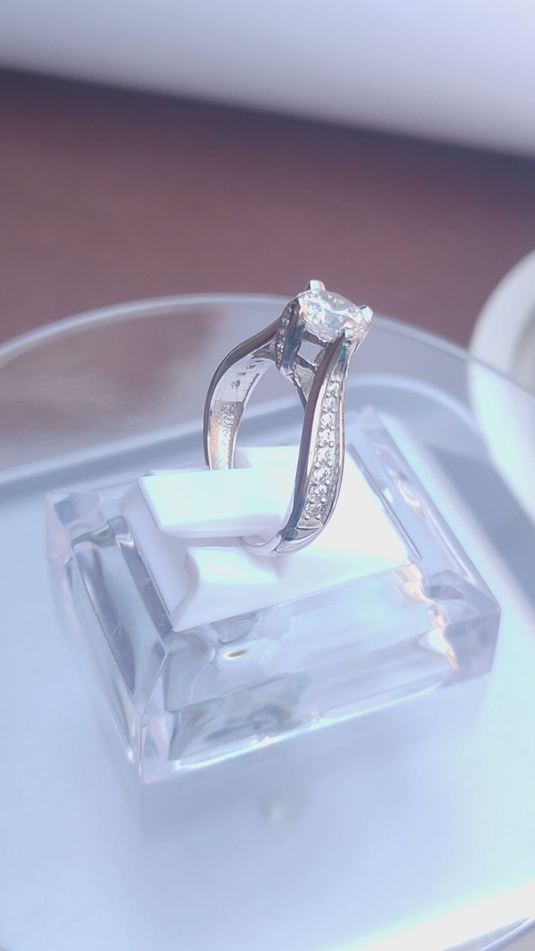 925 SILVER STERLING RING WITH MOISSANITE DIAMOND - s10