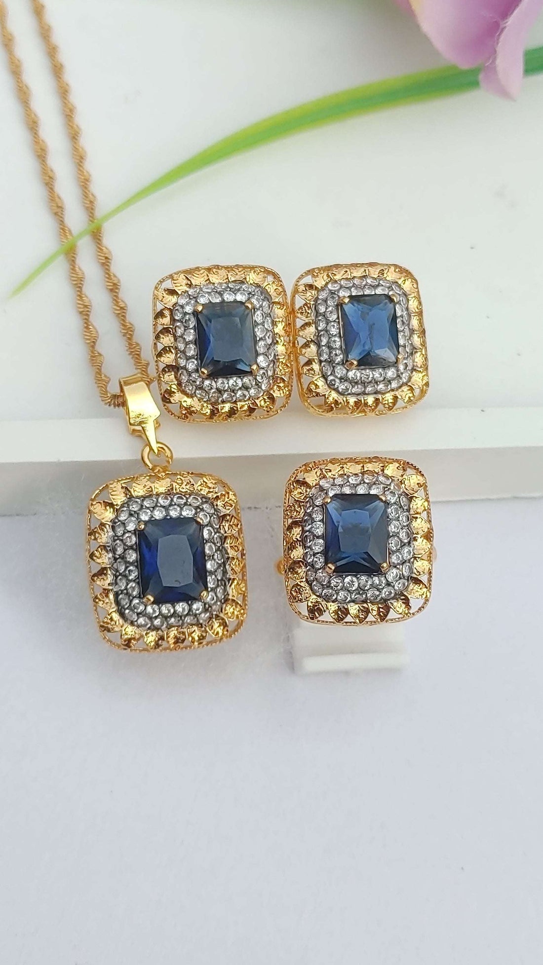 3 Colors | Hand Carved Locket set | 22k Gold plated (3 yr. Warranty) | RP-110