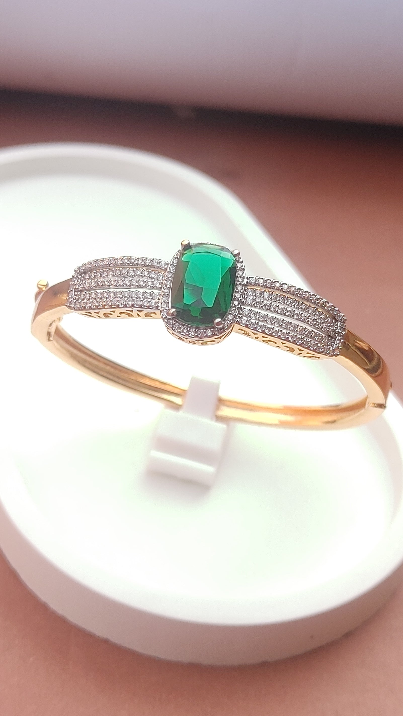 Kara 22K Gold Plated | Openable | Imported | MB-900