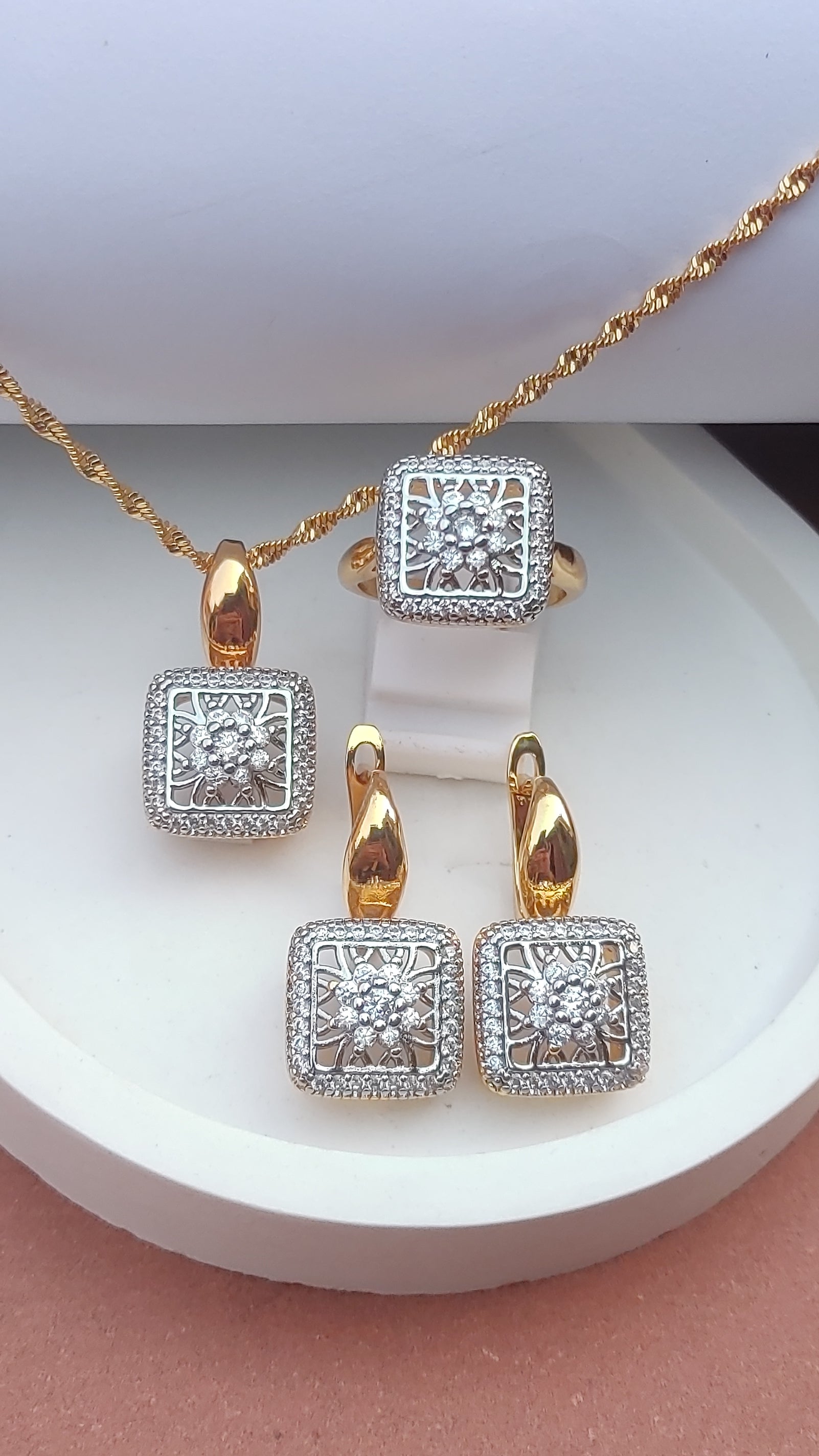 💎Diamond Cut Zircon Locket Set | 22K Gold Polish (3Yrs. Warranty) | MK-310