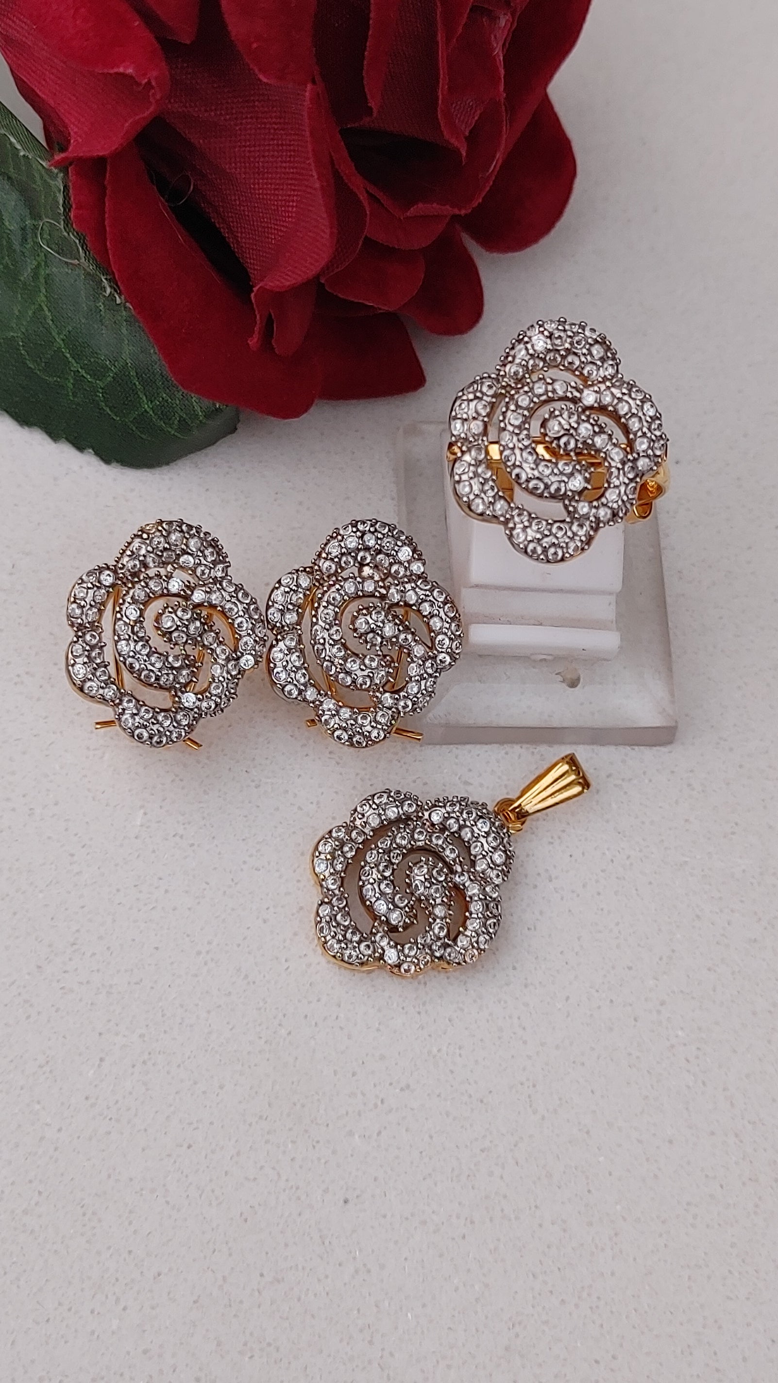 ⚡ | 1 Color| Diamond Cut Zircon Locket Set | 22K Gold Plated | Mk-108