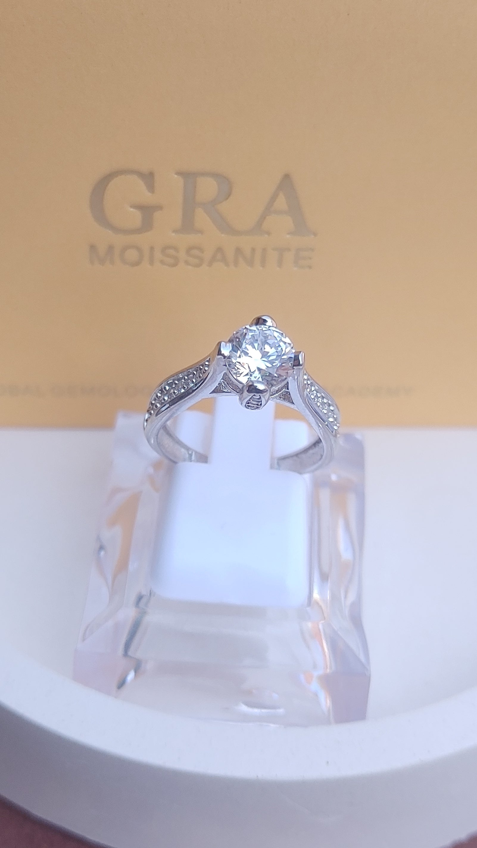 925 SILVER STERLING RING WITH MOISSANITE DIAMOND - s10