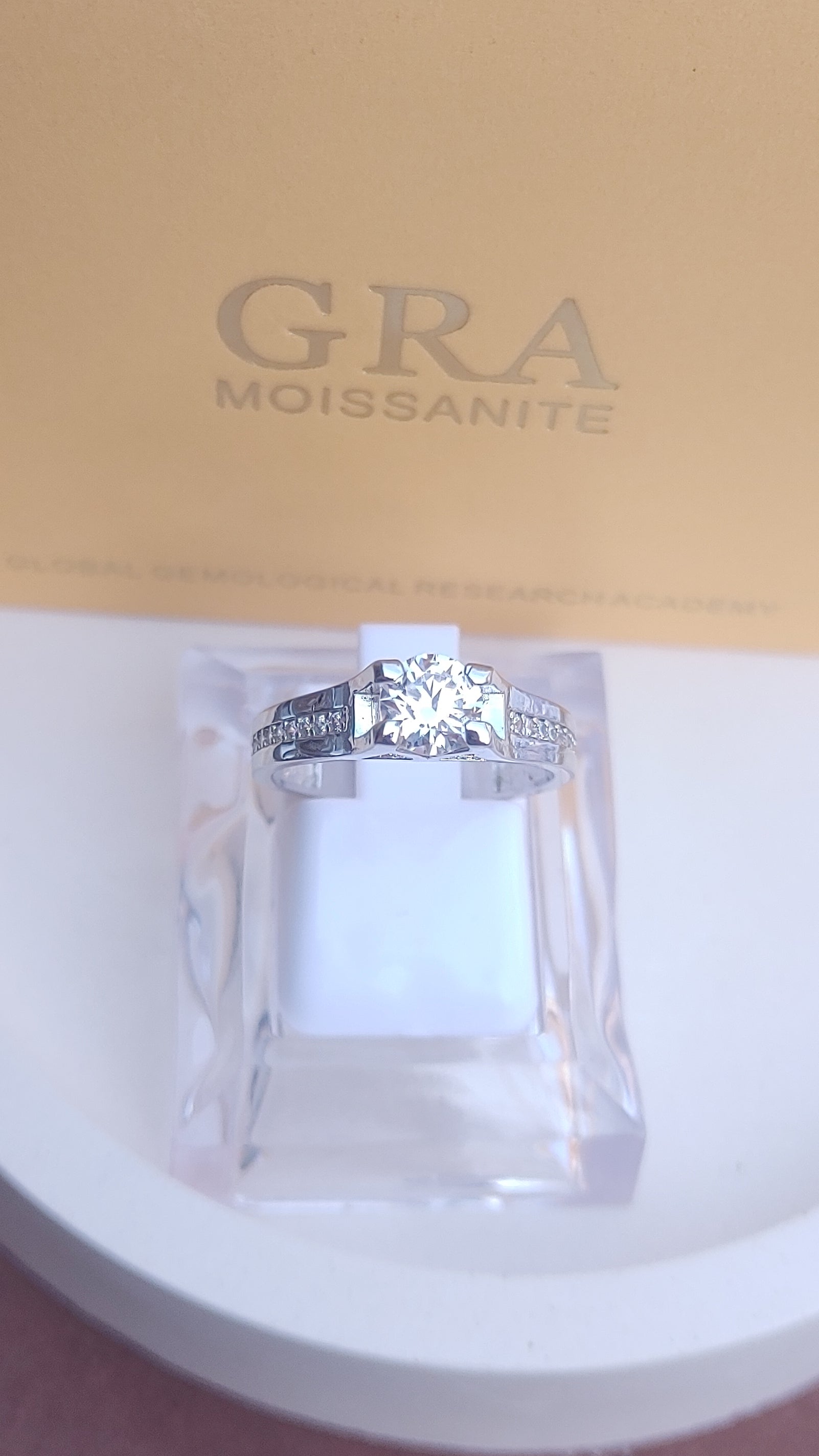 925 SILVER STERLING RING WITH MOISSANITE DIAMOND - s26