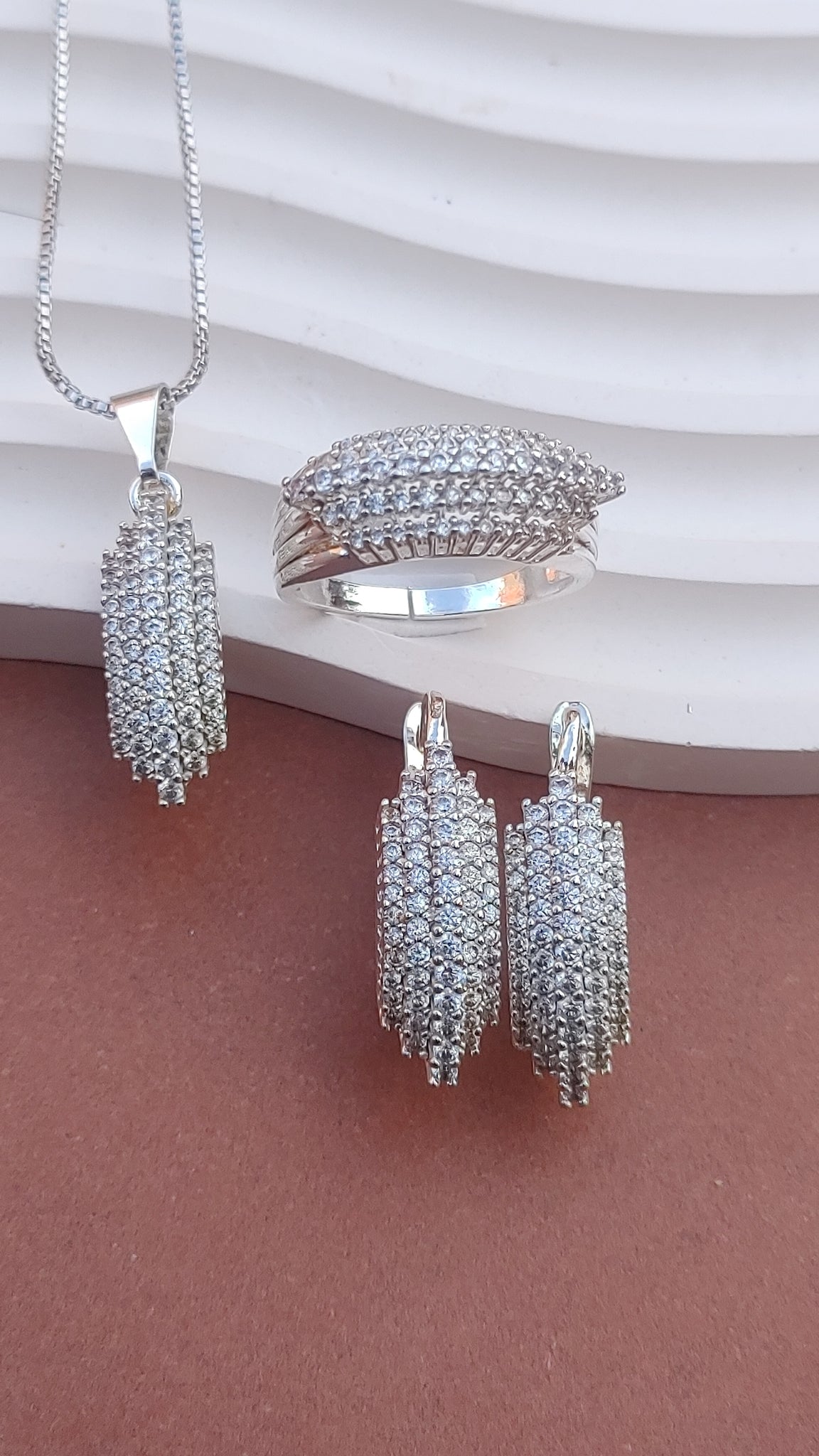 Locket set in Diamond Cut & Zircons | 925 sterling silver| MK-952