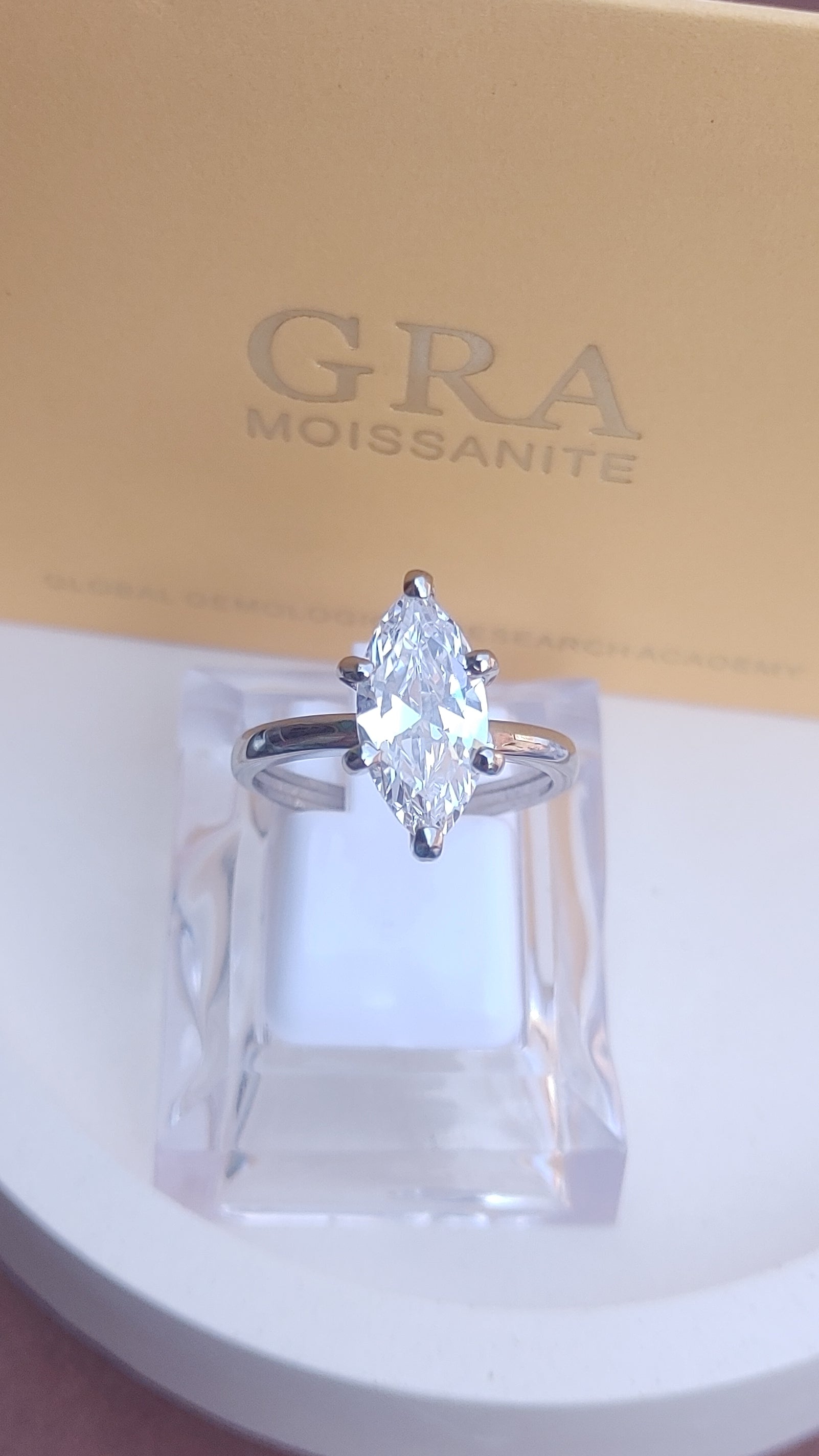 925 SILVER STERLING RING WITH MOISSANITE DIAMOND - s22