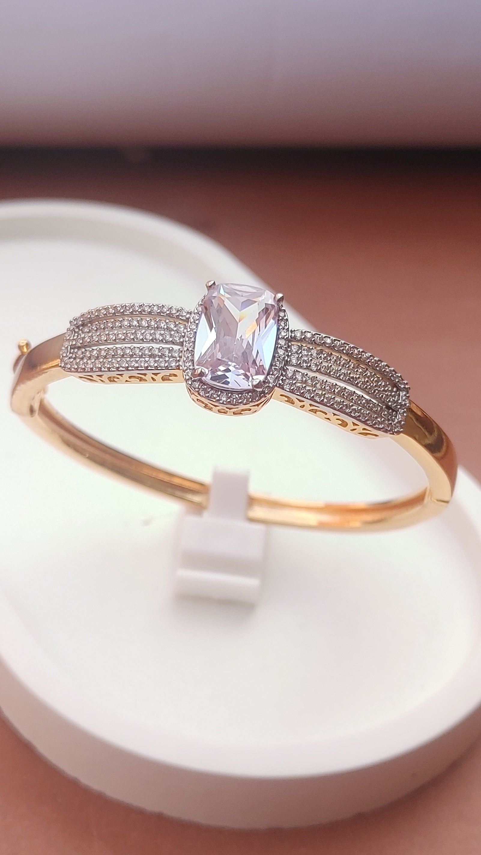 Kara 22K Gold Plated | Openable | Imported | MB-900