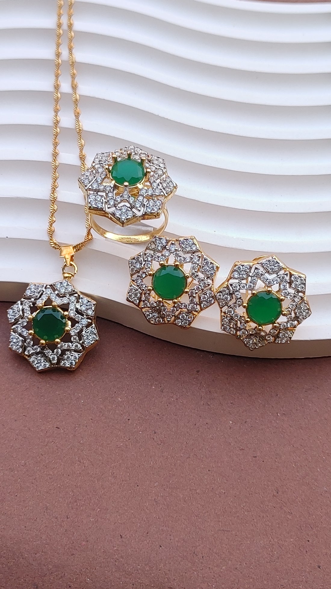 5Colors | Locket set in Diamond Cut & Zircons | 22K Gold Polish| MK-912