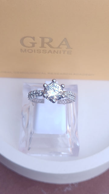 925 SILVER STERLING WITH MOISSANITE DIAMOND - s08