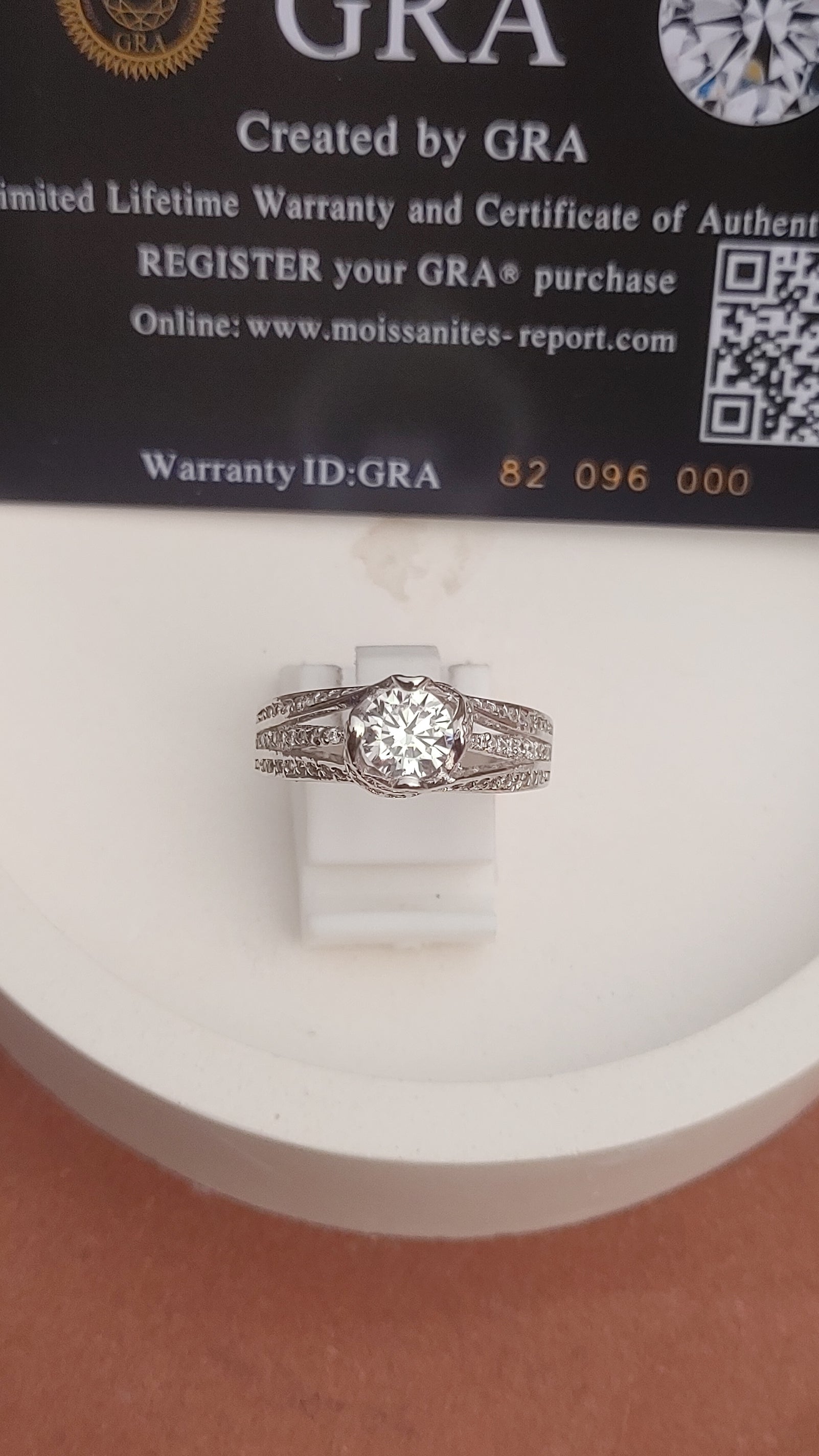 925 SILVER STERLING RING WITH MOISSANITE DIAMOND - s12