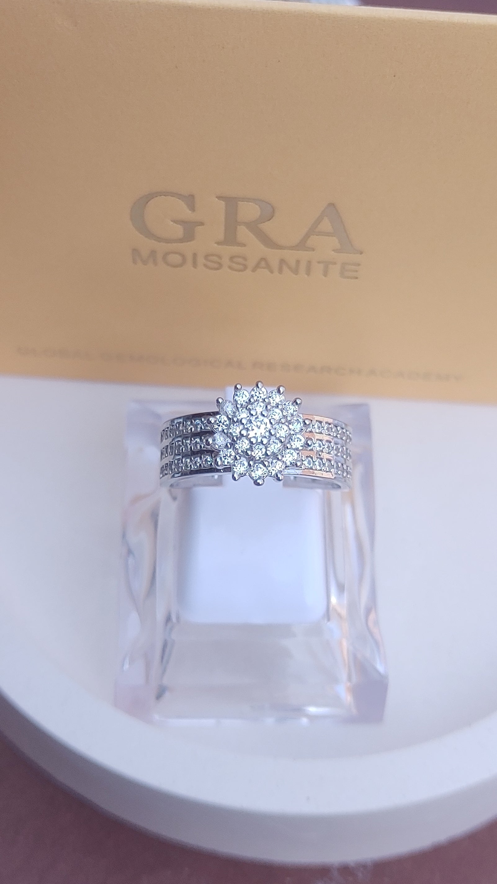 925 SILVER STERLING RING WITH MOISSANITE DIAMOND - s27
