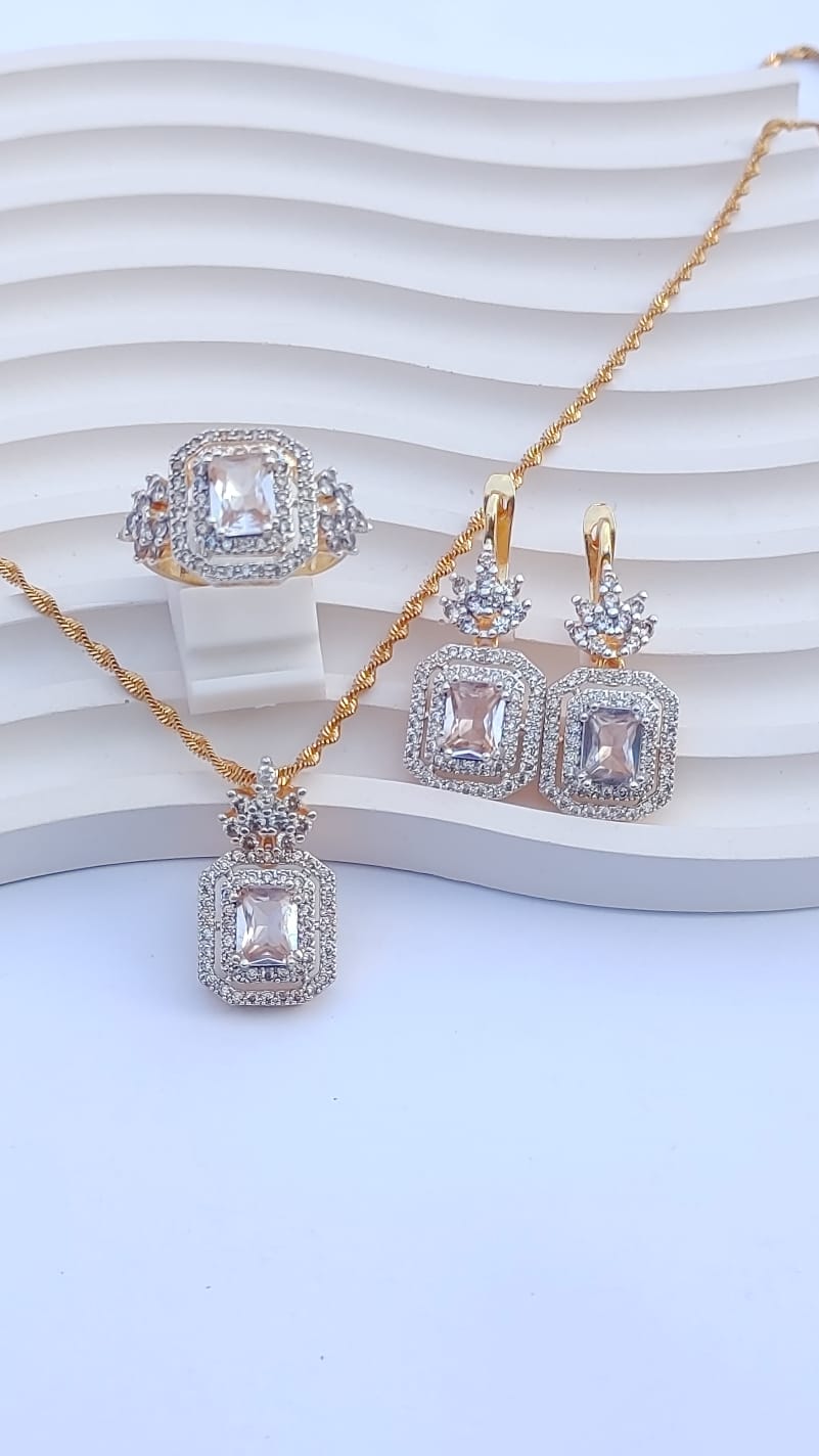 Diamond Cut Zircon Judao locket set 22 K Gold Polish Hand Made | ME-999