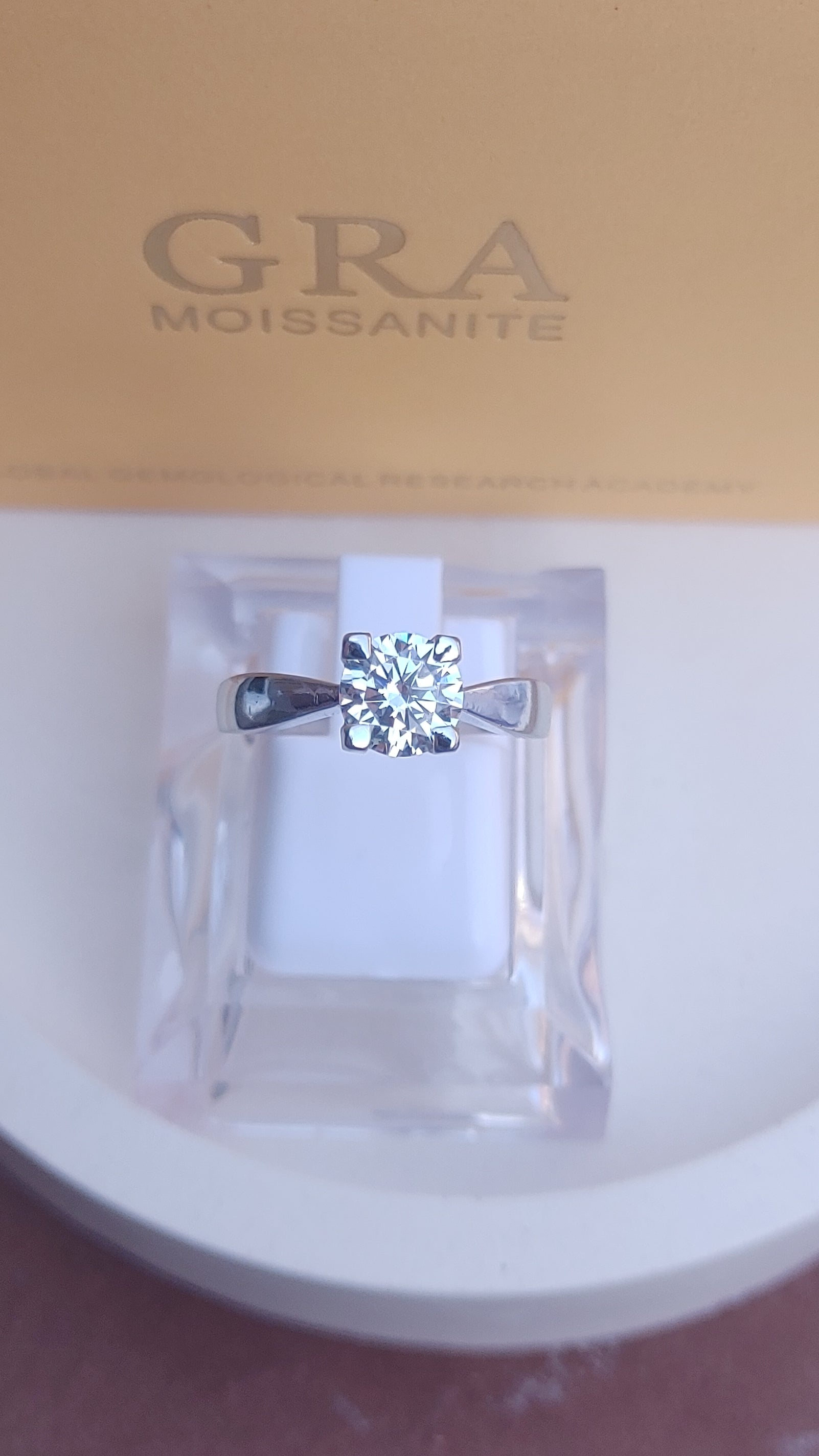 925 SILVER STERLING RING WITH MOISSANITE DIAMOND - s27