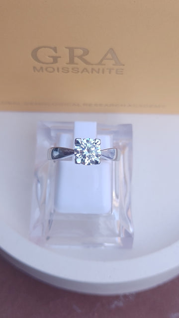 925 SILVER STERLING RING WITH MOISSANITE DIAMOND - s27