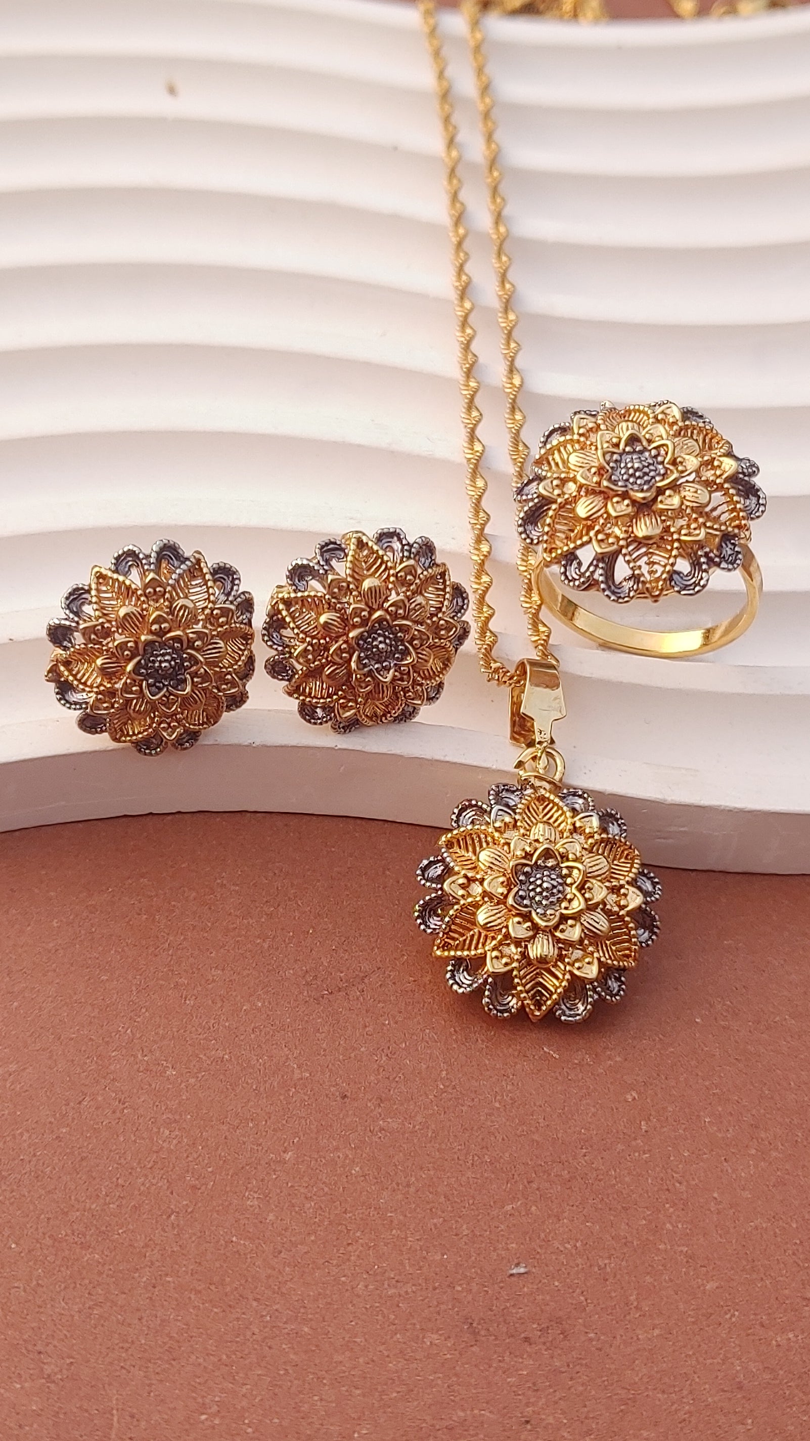 Real Gold Look | 22k Gold Plated Locket Set | RP-348