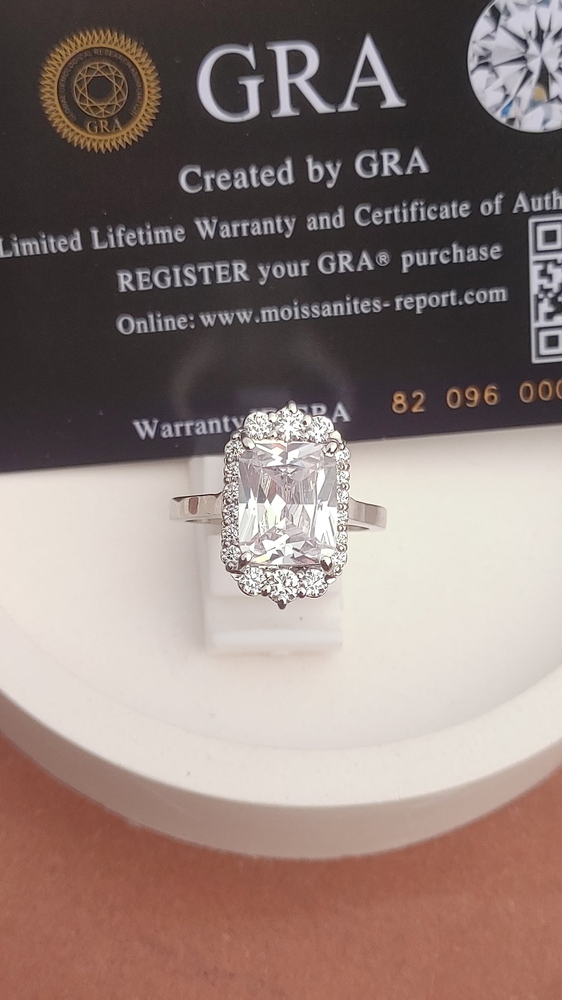 925 SILVER STERLING RING WITH MOISSANITE DIAMOND - s09