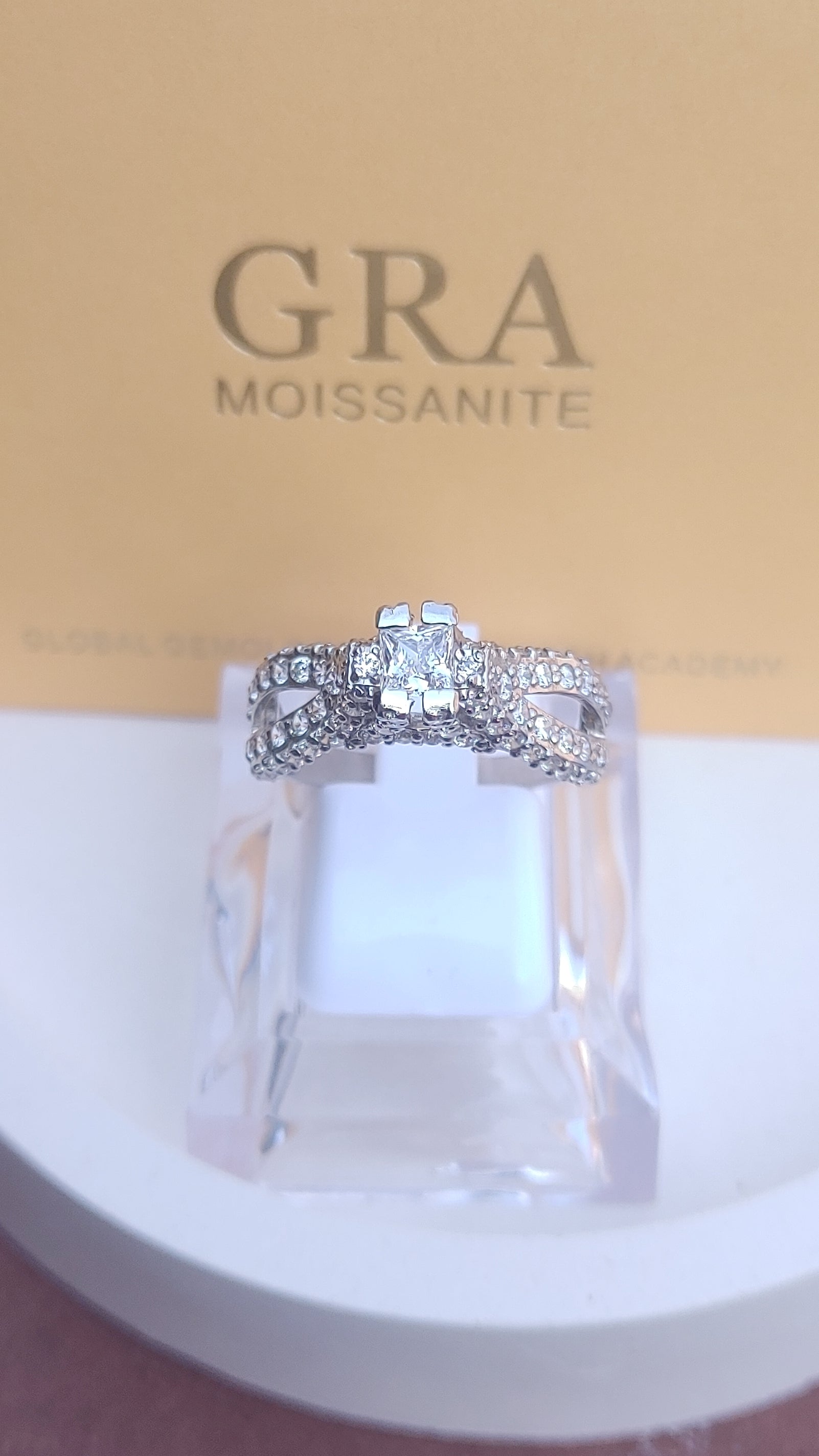 925 SILVER STERLING RING WITH MOISSANITE DIAMOND - s29
