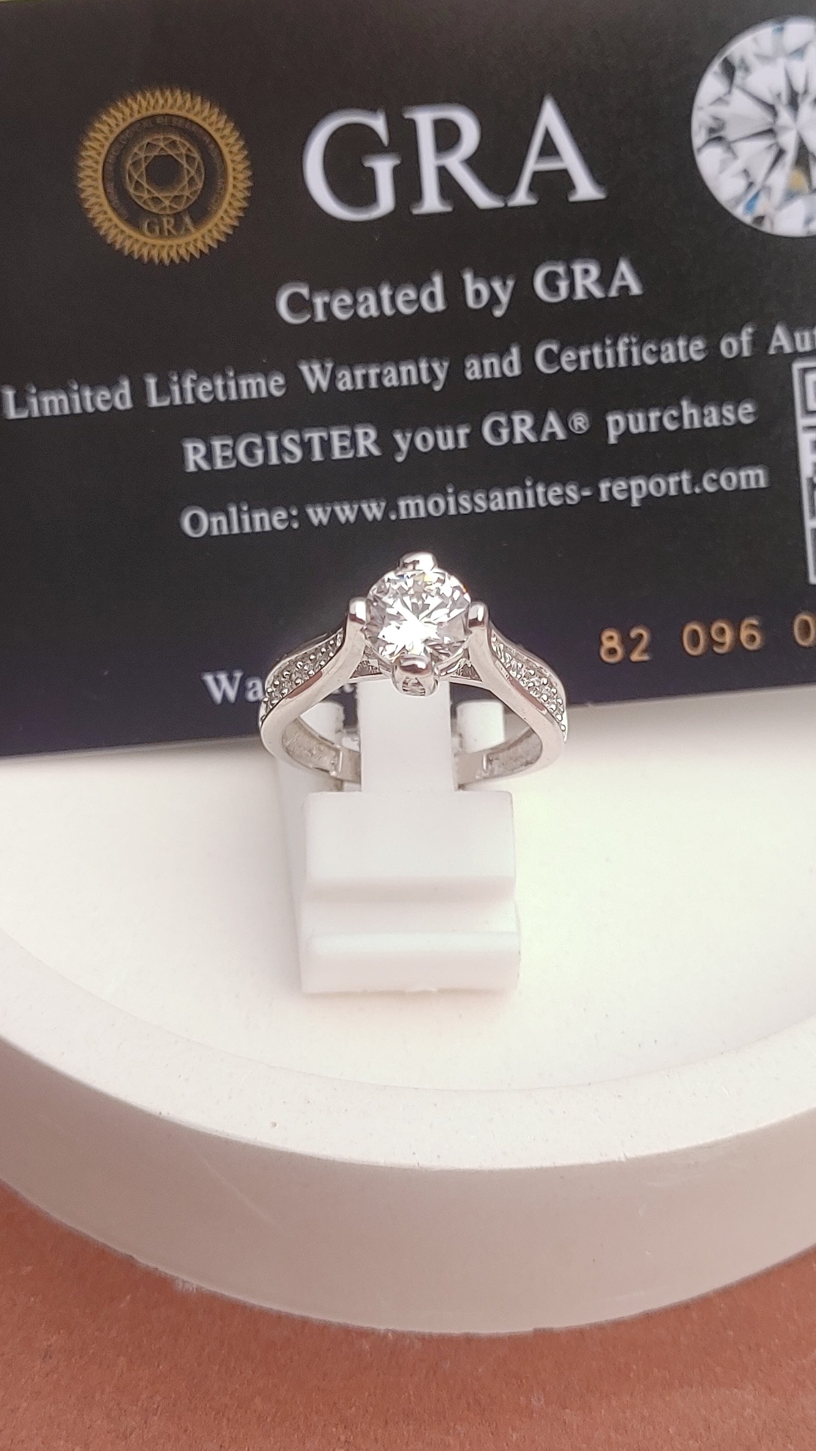 925 SILVER STERLING RING WITH MOISSANITE DIAMOND - s10