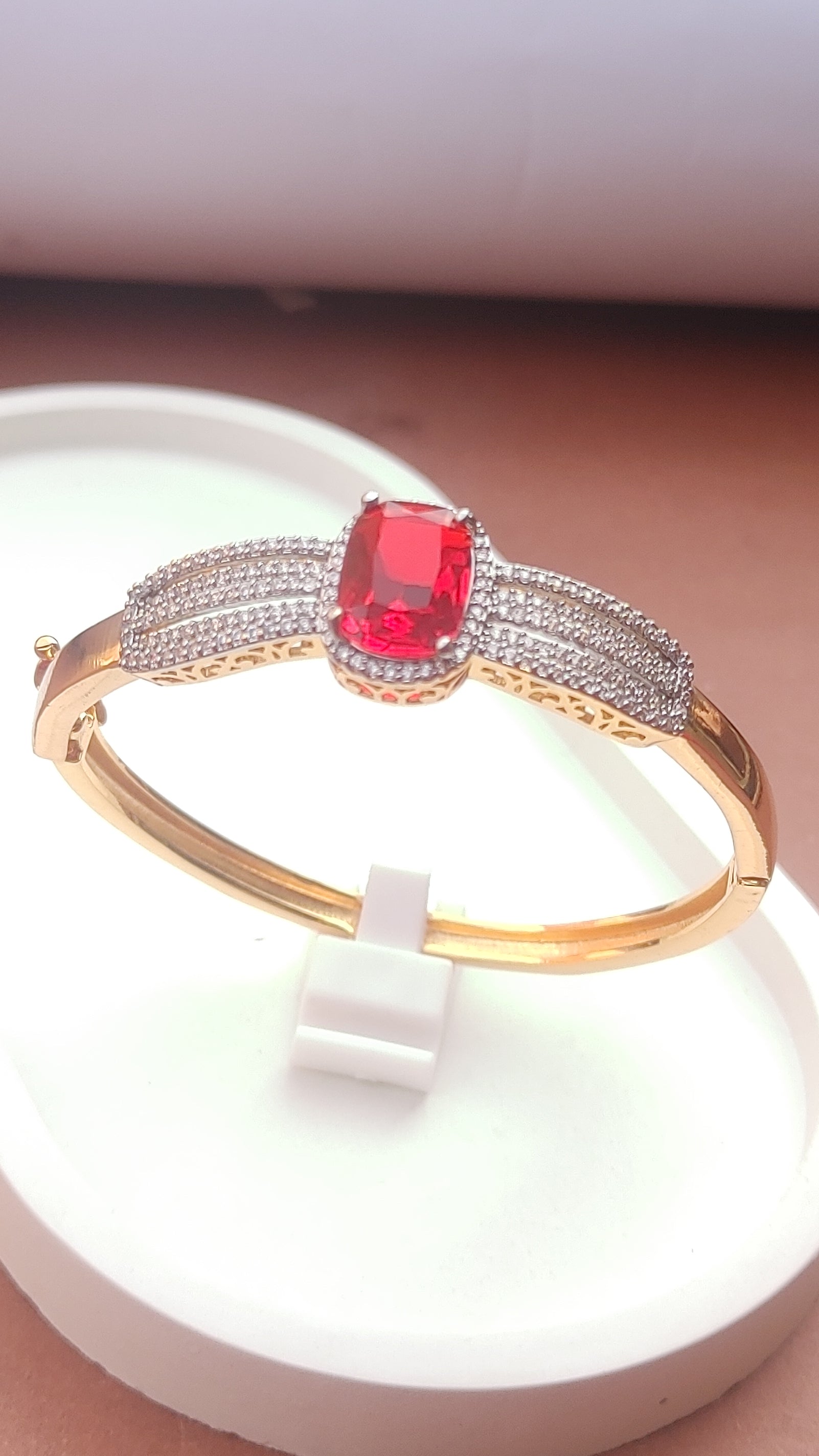 Kara 22K Gold Plated | Openable | Imported | MB-900