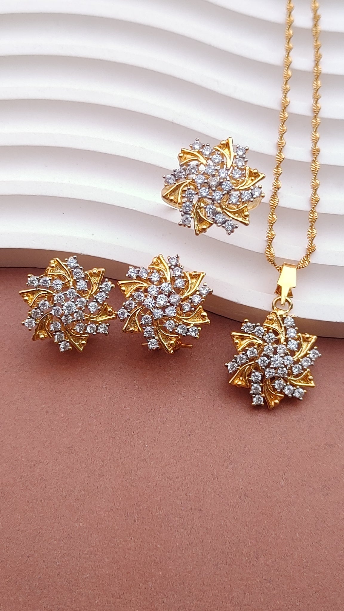 Hand Carved Locket set | 22k Gold plated (3 yr. Warranty) | MK-720