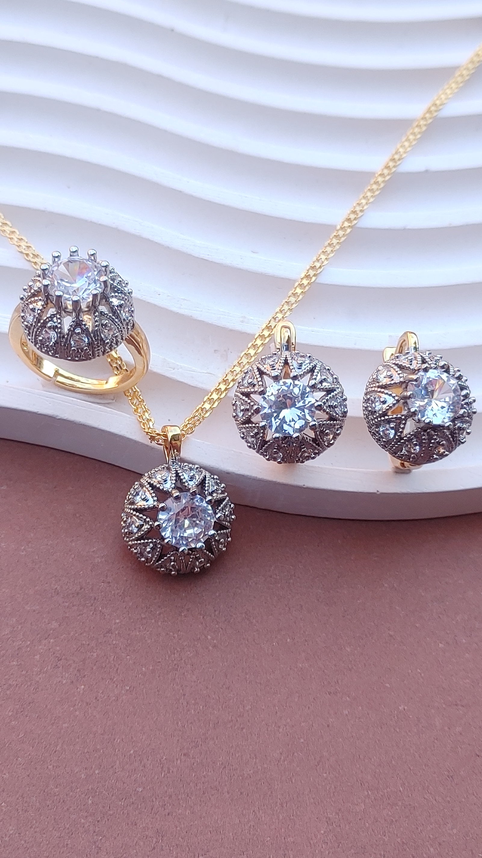⚡ |  💎Diamond Cut Zircon Locket Set | 22K Gold Polish (3Yrs. Warranty) | MK-091