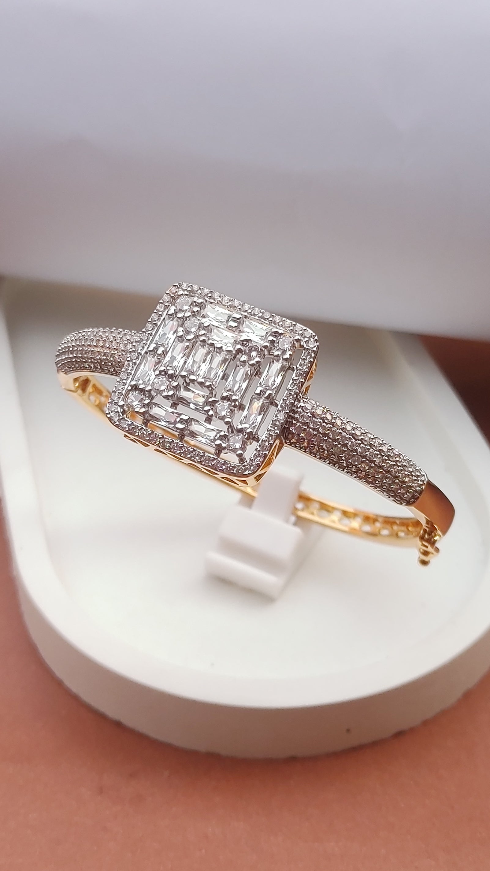 Kara -22 k gold plated | Openable | Imported |MB-985
