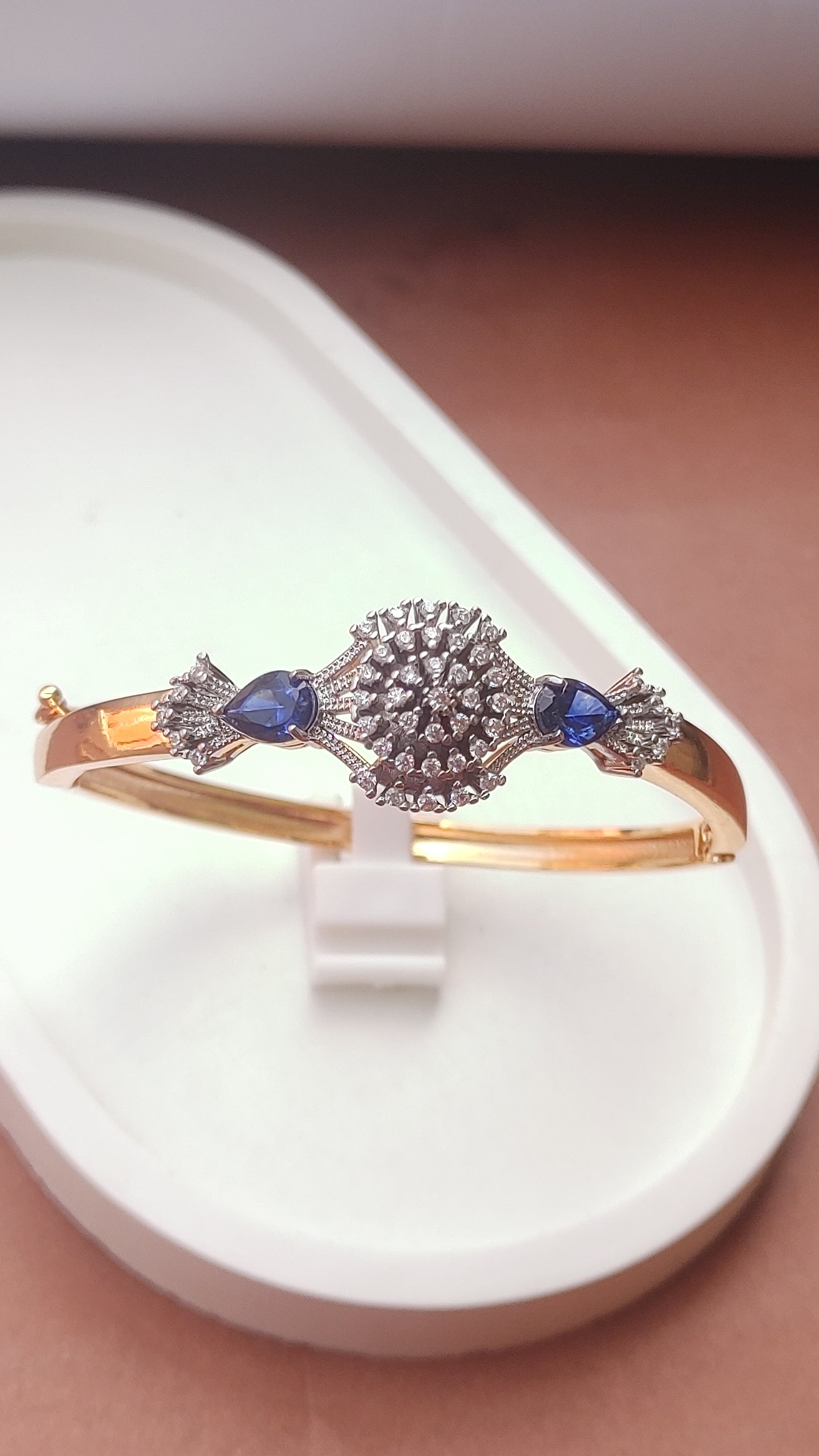 Kara 22K Gold Plated | Openable | Imported | MB-700