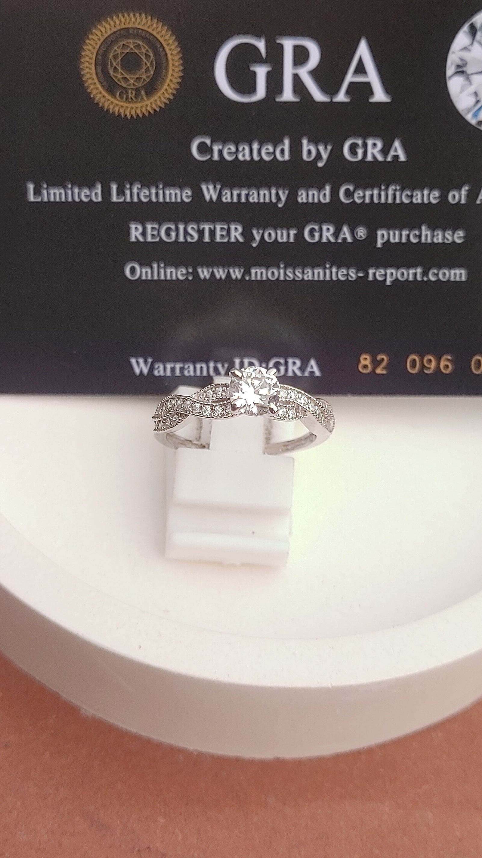 925 SILVER STERLING RING WITH MOISSANITE DIAMOND - s13
