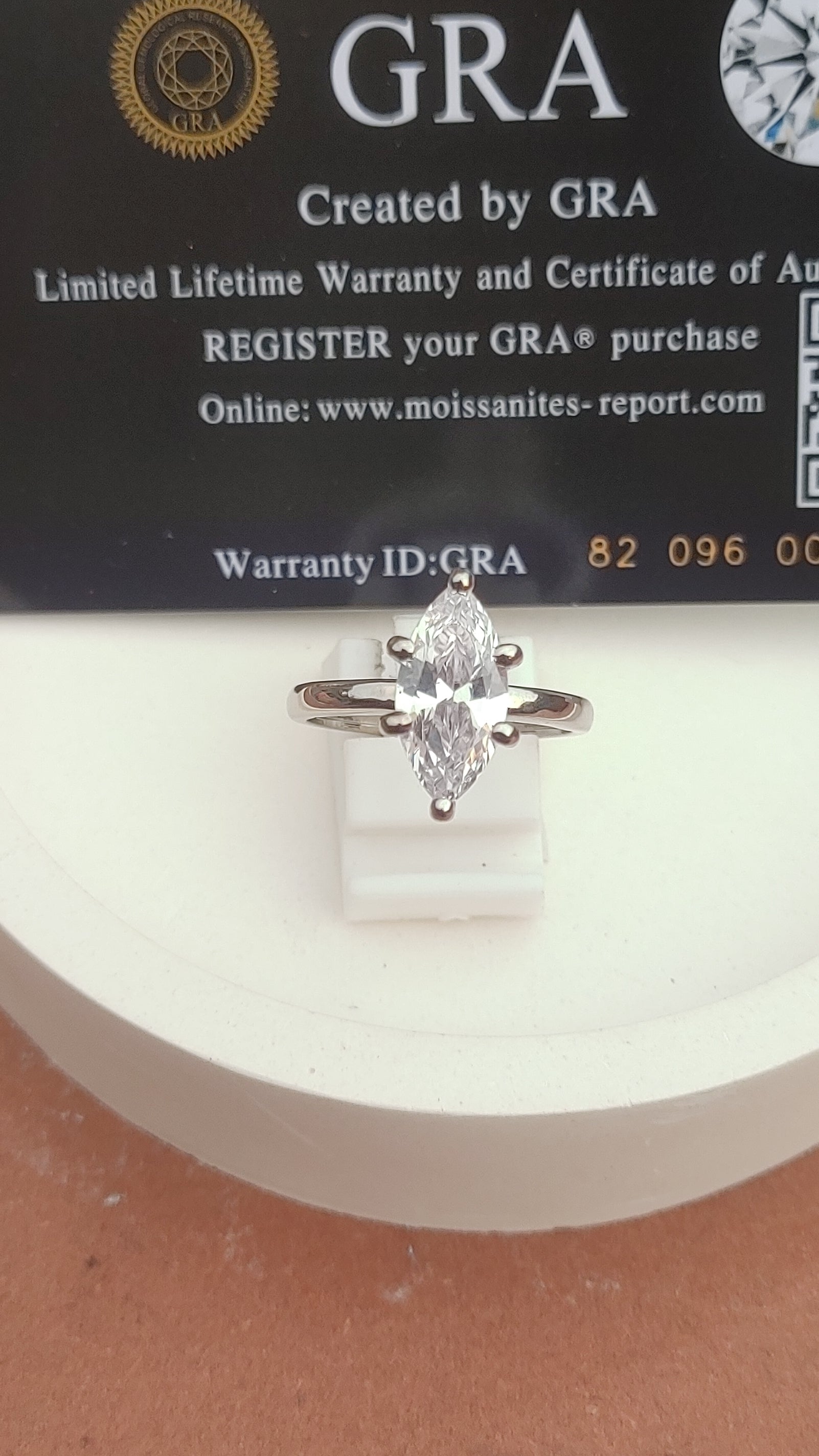 925 SILVER STERLING RING WITH MOISSANITE DIAMOND - s17