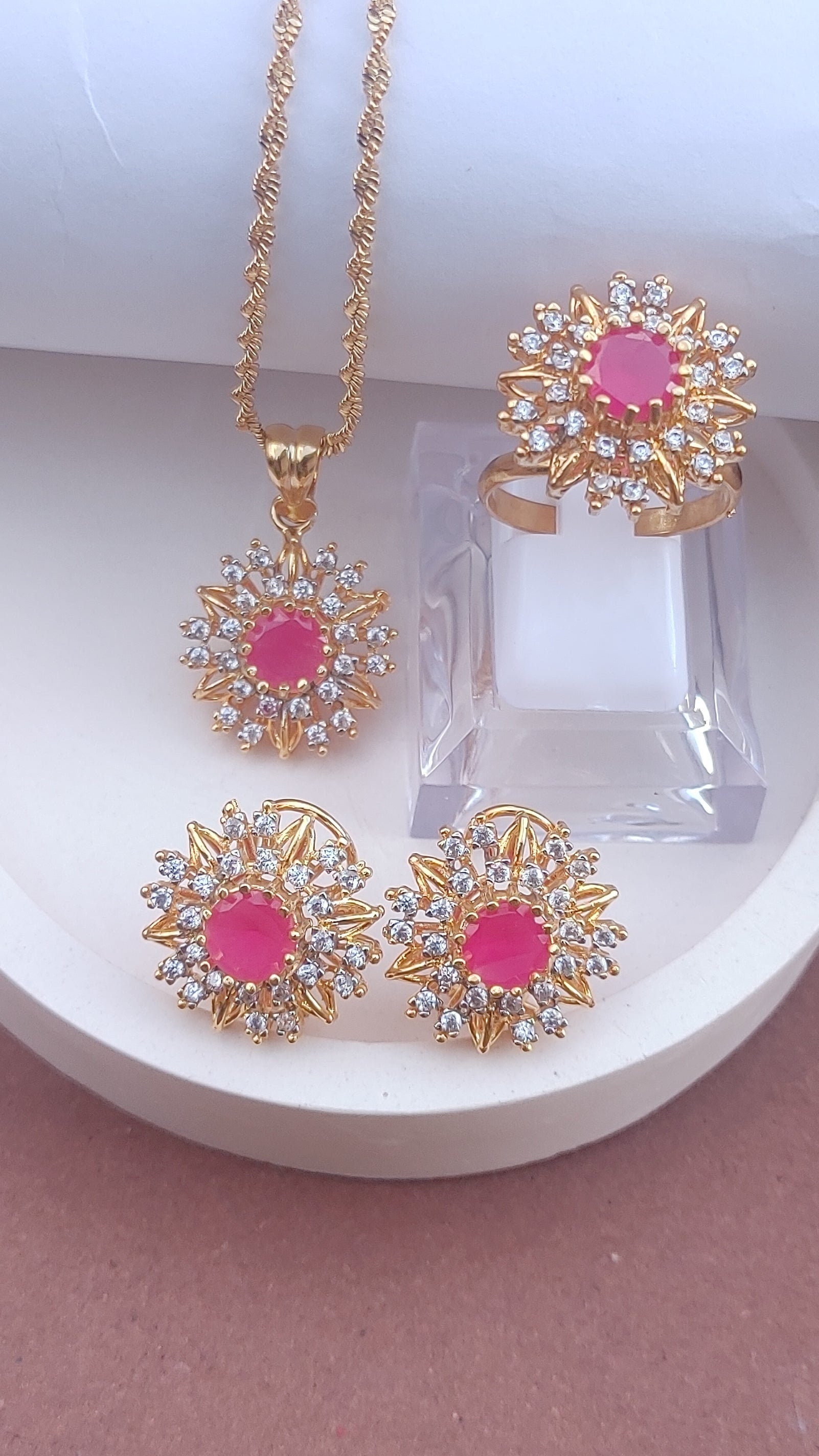 4Colors | Handmade Locket set in Diamond Cut & Zircons | 22K Gold Plated | MK-097