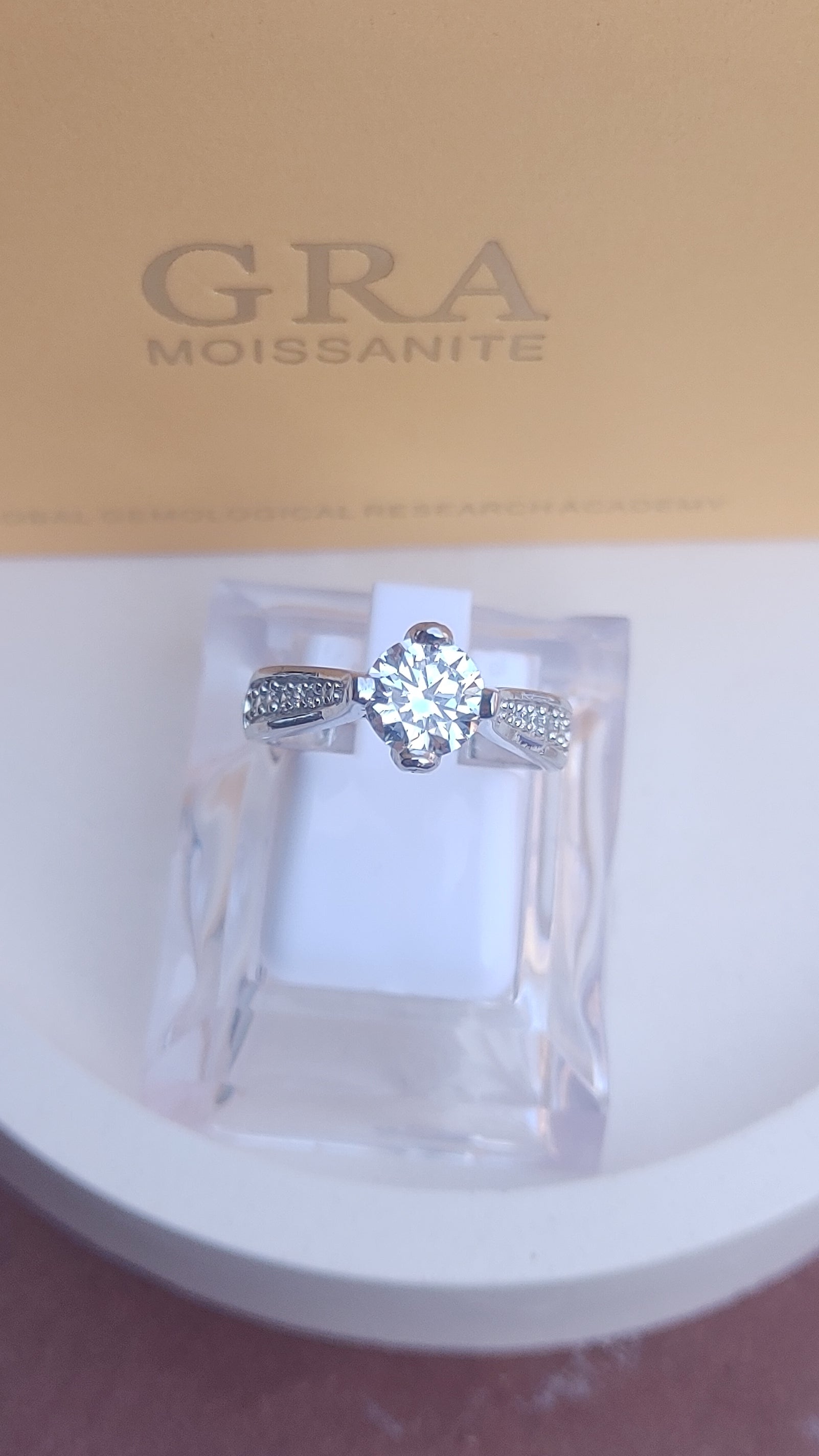 925 SILVER STERLING RING WITH MOISSANITE DIAMOND - s10