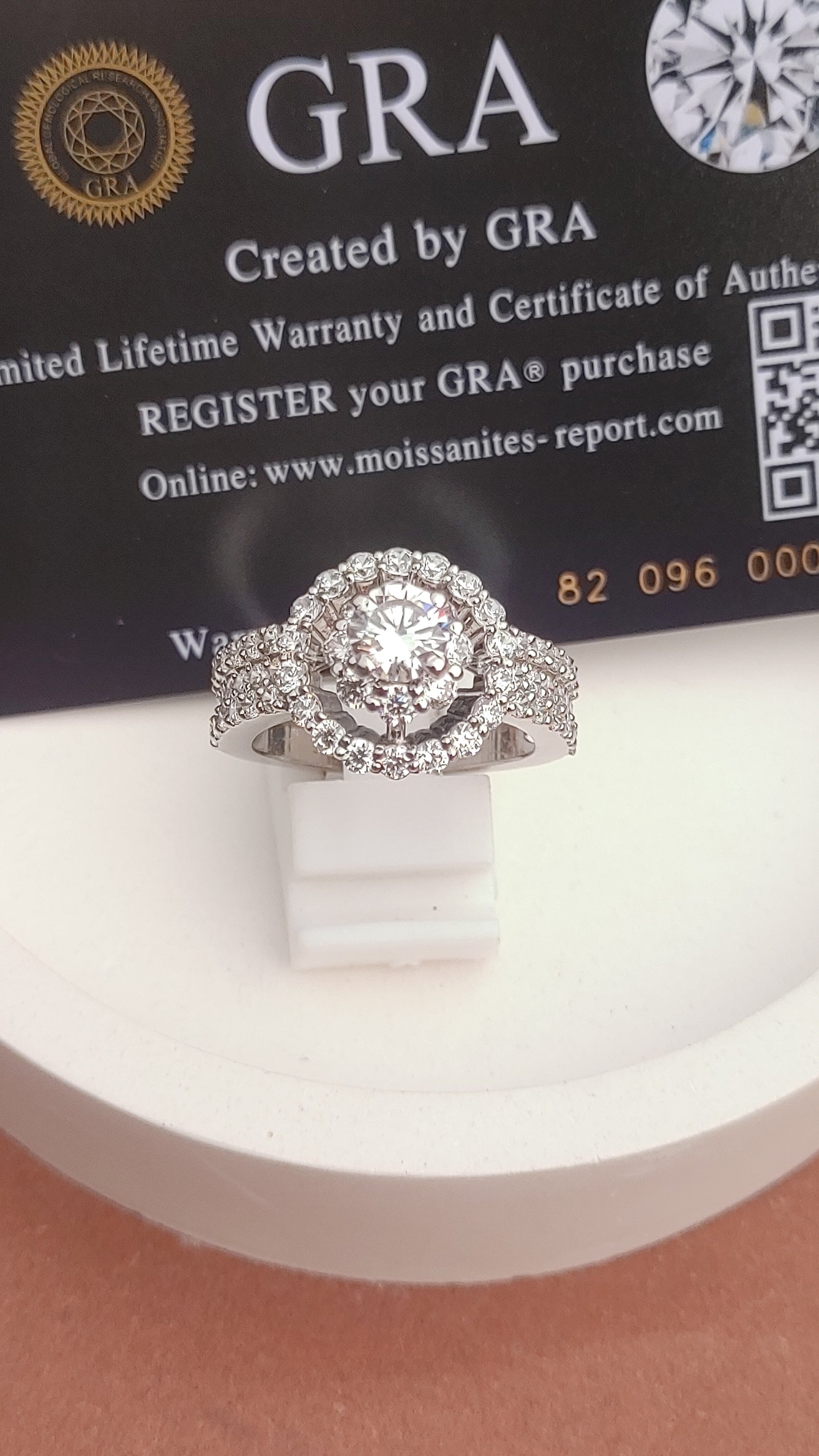 925 SILVER STERLING RING WITH MOISSANITE DIAMOND - s16