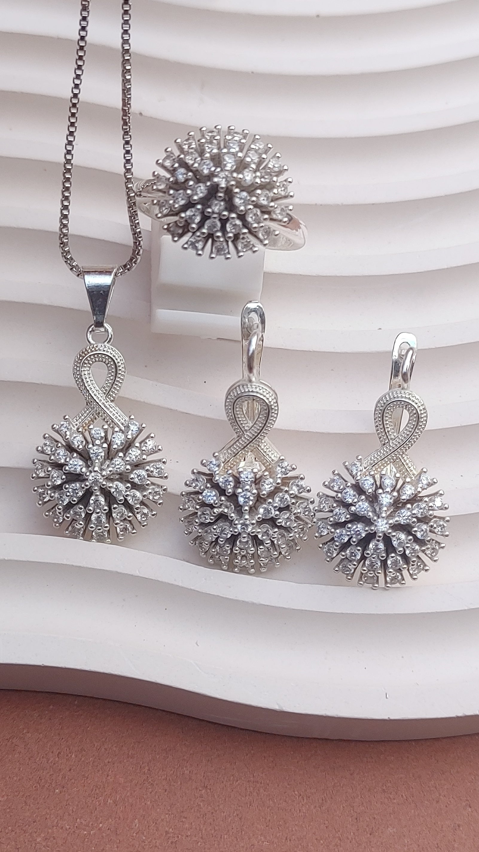 Handmade Locket set in Diamond Cut Zircons | 925 sterling silver | MK-127