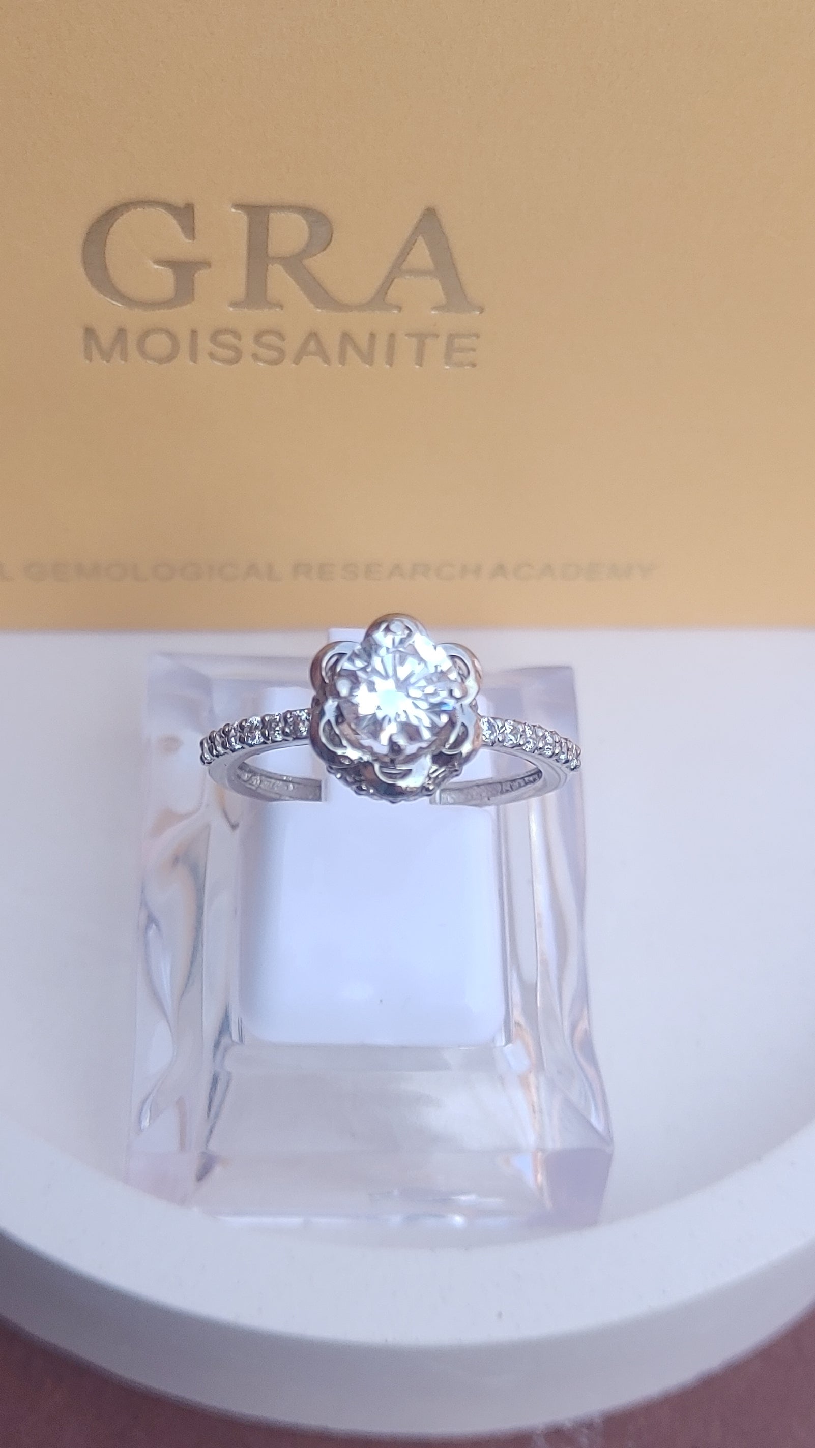925 SILVER STERLING RING WITH MOISSANITE DIAMOND - s30