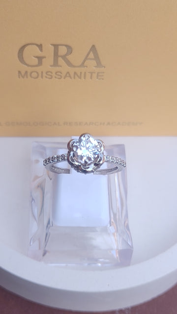 925 SILVER STERLING RING WITH MOISSANITE DIAMOND - s30