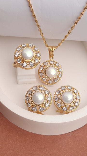⭐Top Seller | 💎Diamond Cut Zircon Locket Set | 22K Gold Polish | MS-666