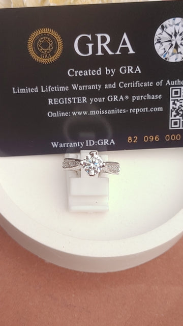 925 SILVER STERLING RING WITH MOISSANITE DIAMOND - s10